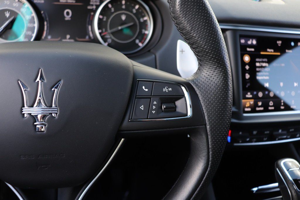 Photo 44 of this MASERATI LEVANTE SQ4