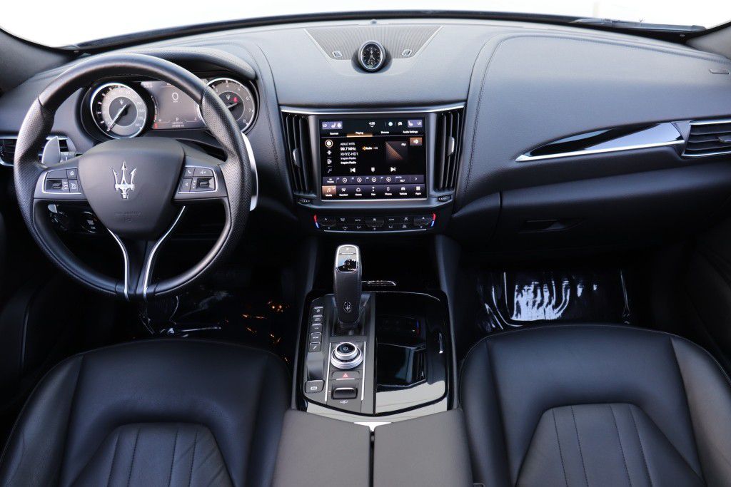 Photo 47 of this MASERATI LEVANTE SQ4