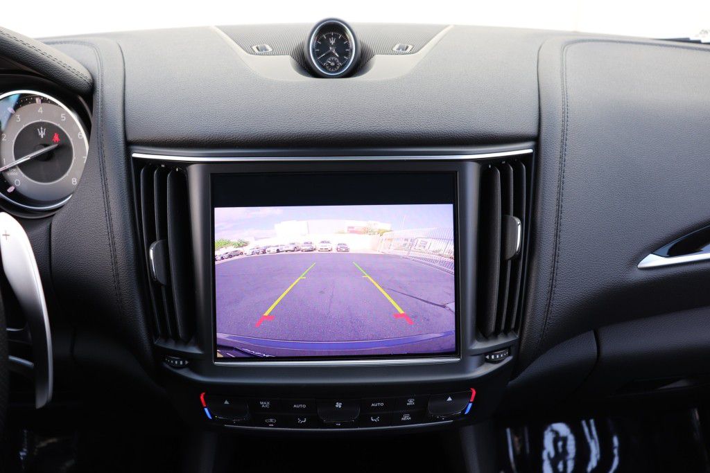 Photo 50 of this MASERATI LEVANTE SQ4