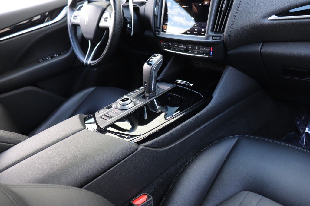 Photo 58 of this MASERATI LEVANTE SQ4