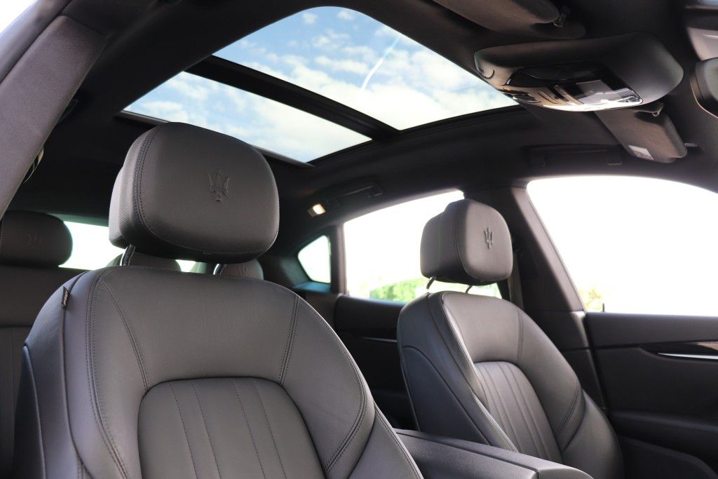 Photo 63 of this MASERATI LEVANTE SQ4