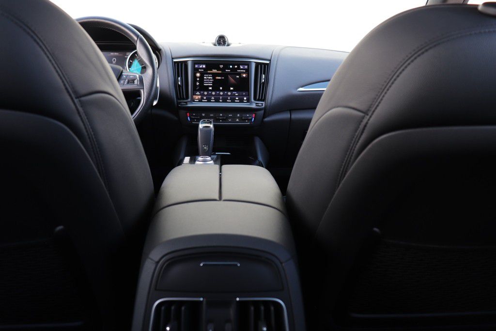 Photo 73 of this MASERATI LEVANTE SQ4