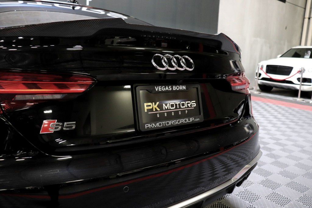Photo 6 of this AUDI S5 PREMIUM PLUS
