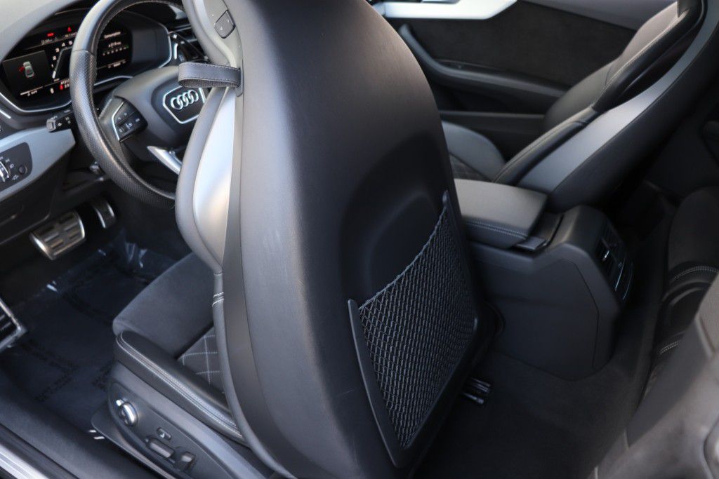 Photo 20 of this AUDI S5 PREMIUM PLUS