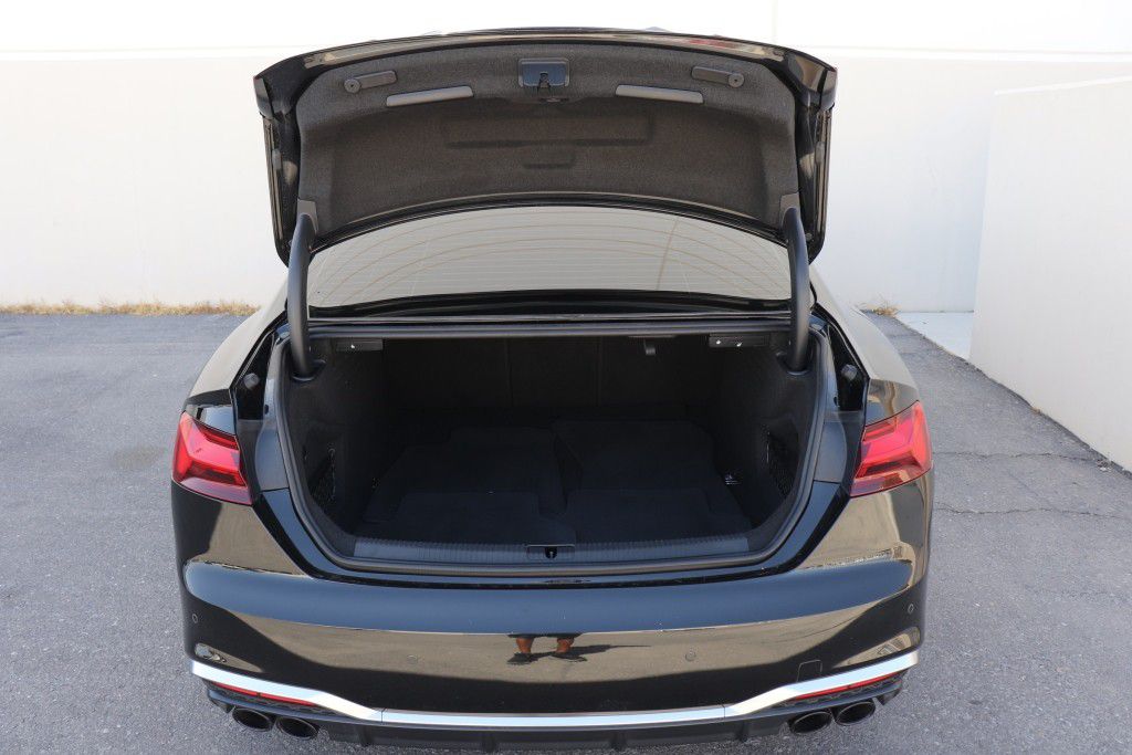 Photo 22 of this AUDI S5 PREMIUM PLUS