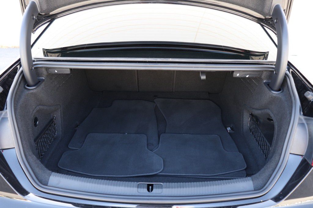 Photo 24 of this AUDI S5 PREMIUM PLUS