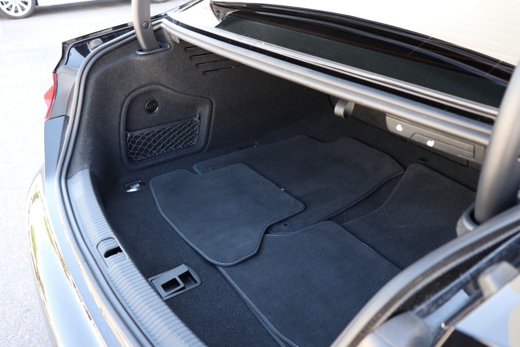 Photo 25 of this AUDI S5 PREMIUM PLUS