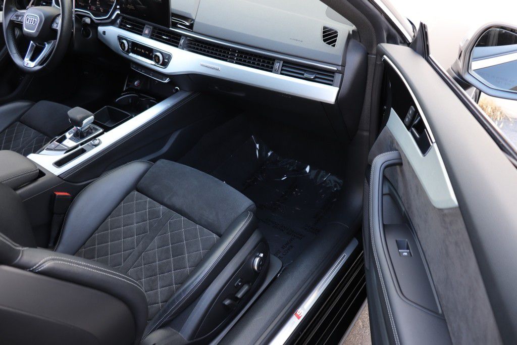 Photo 26 of this AUDI S5 PREMIUM PLUS