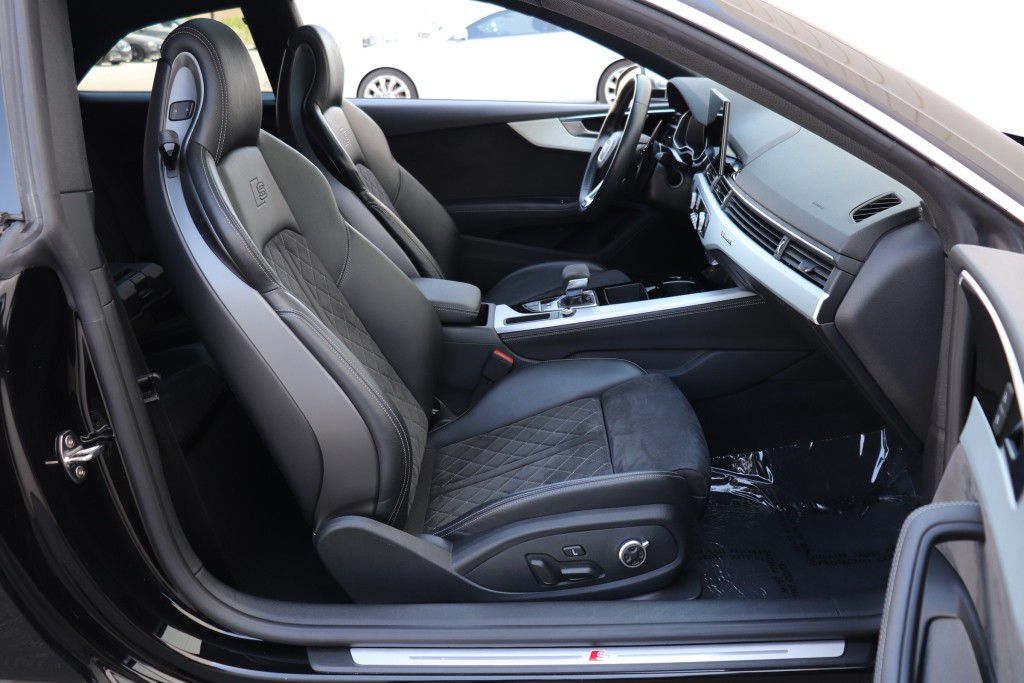Photo 28 of this AUDI S5 PREMIUM PLUS