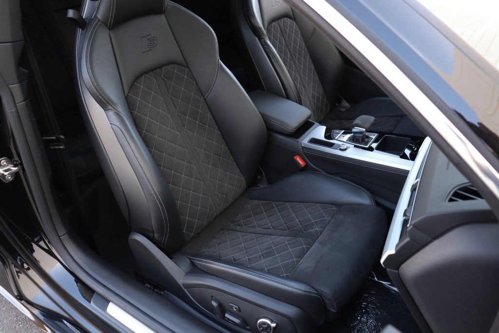 Photo 29 of this AUDI S5 PREMIUM PLUS