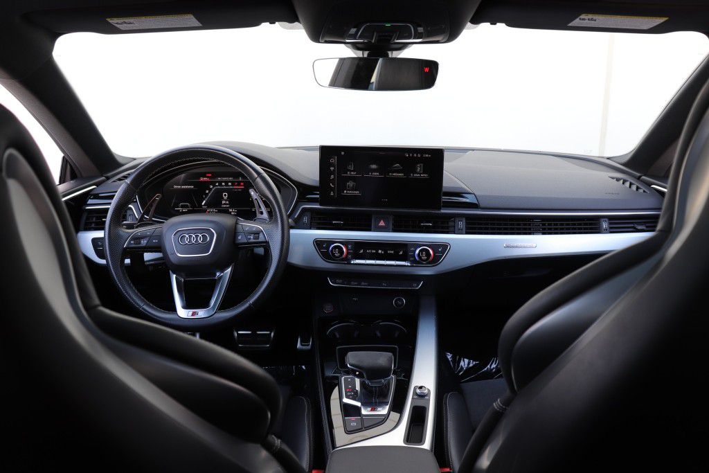 Photo 32 of this AUDI S5 PREMIUM PLUS