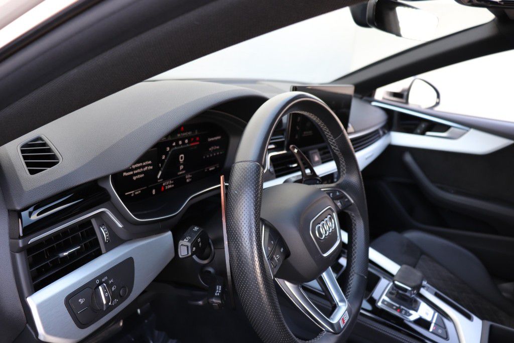 Photo 48 of this AUDI S5 PREMIUM PLUS