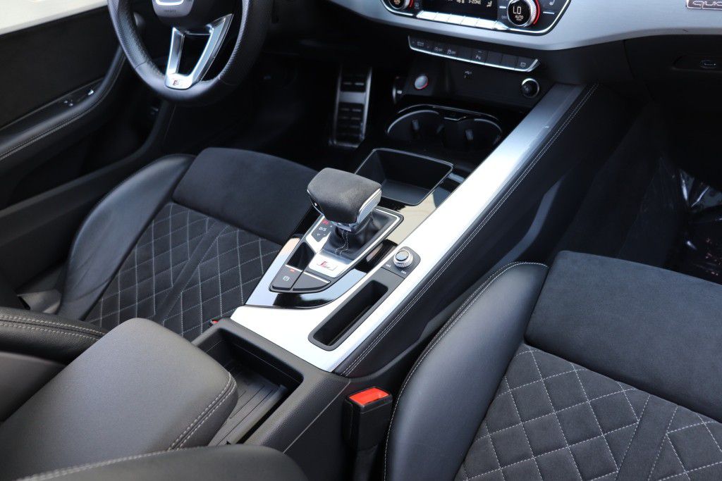 Photo 54 of this AUDI S5 PREMIUM PLUS