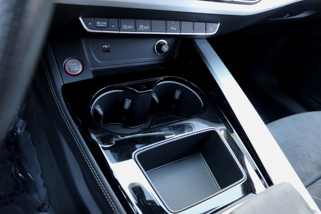 Photo 56 of this AUDI S5 PREMIUM PLUS