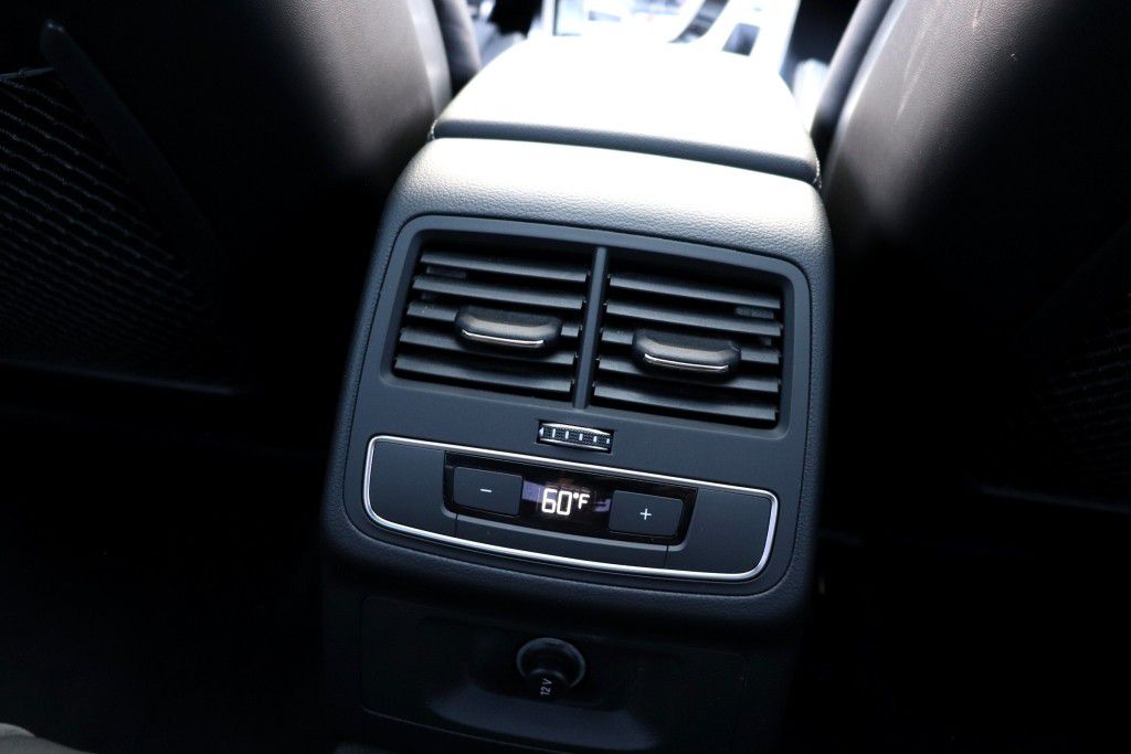 Photo 66 of this AUDI S5 PREMIUM PLUS