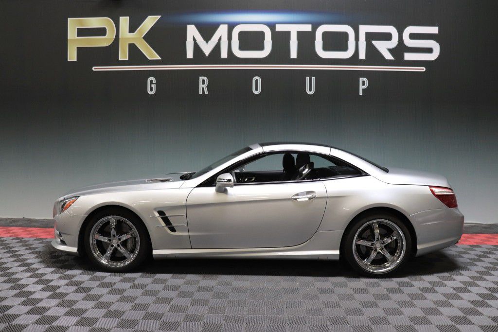Photo 5 of this MERCEDES-BENZ SL550
