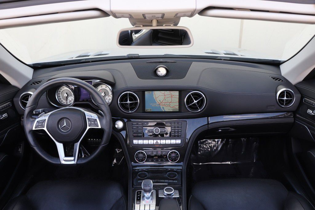 Photo 64 of this MERCEDES-BENZ SL550