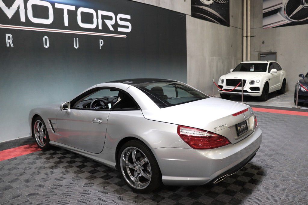 Photo 72 of this MERCEDES-BENZ SL550