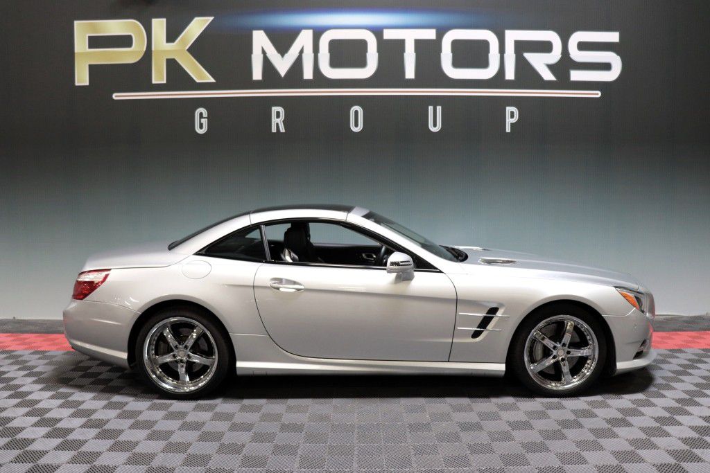 Photo 75 of this MERCEDES-BENZ SL550