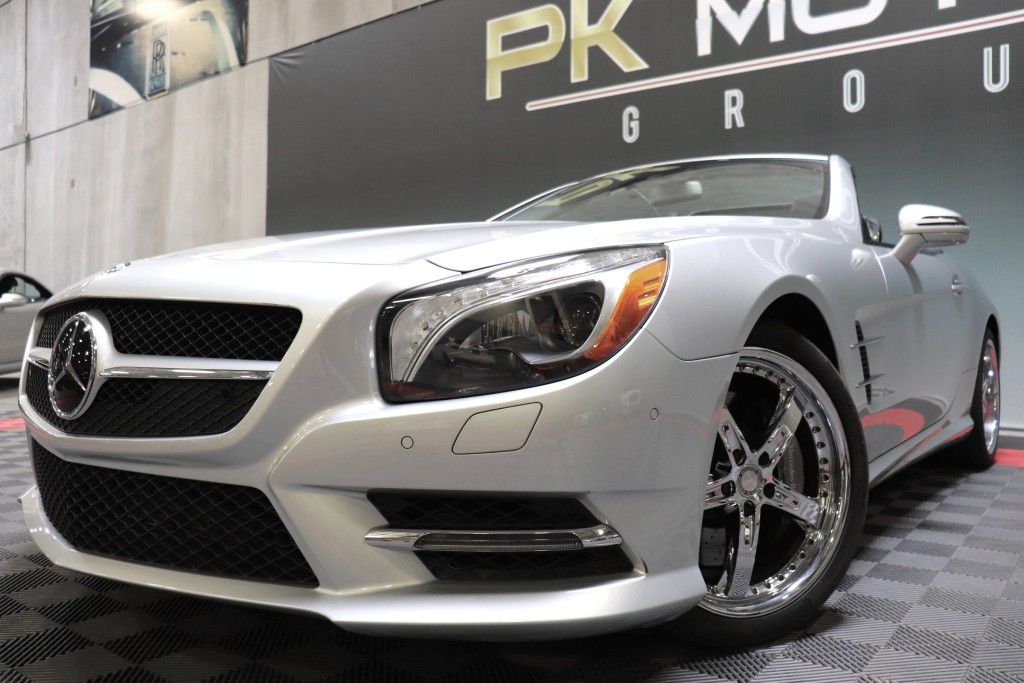 Photo 77 of this MERCEDES-BENZ SL550