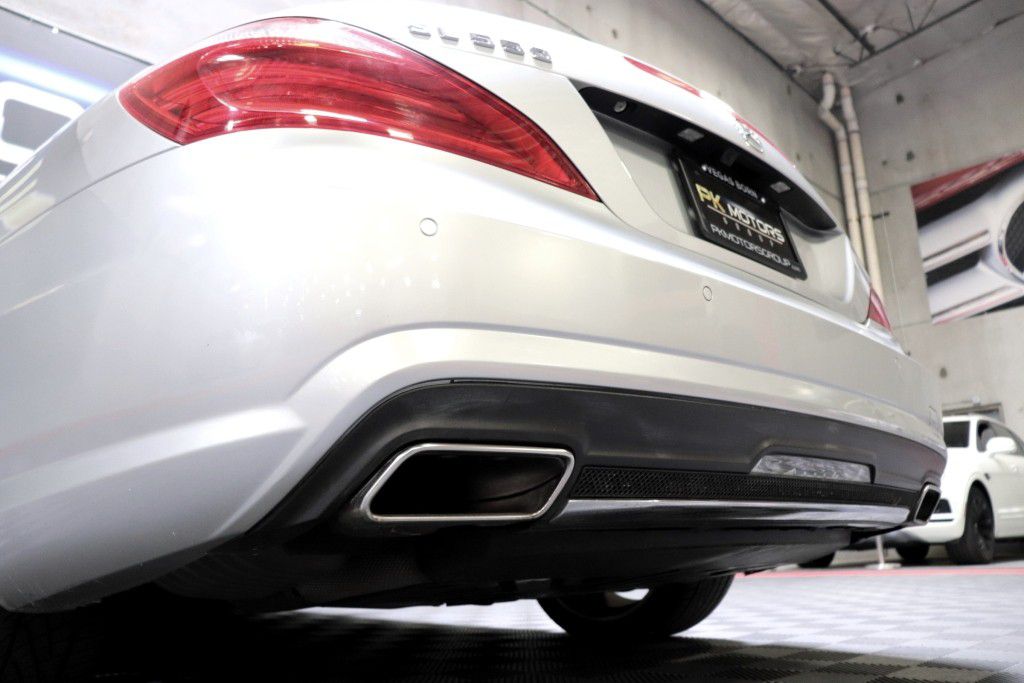 Photo 81 of this MERCEDES-BENZ SL550