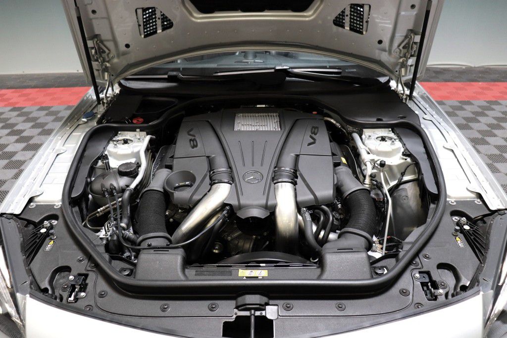 Photo 87 of this MERCEDES-BENZ SL550