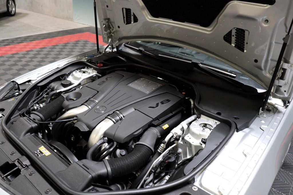 Photo 88 of this MERCEDES-BENZ SL550