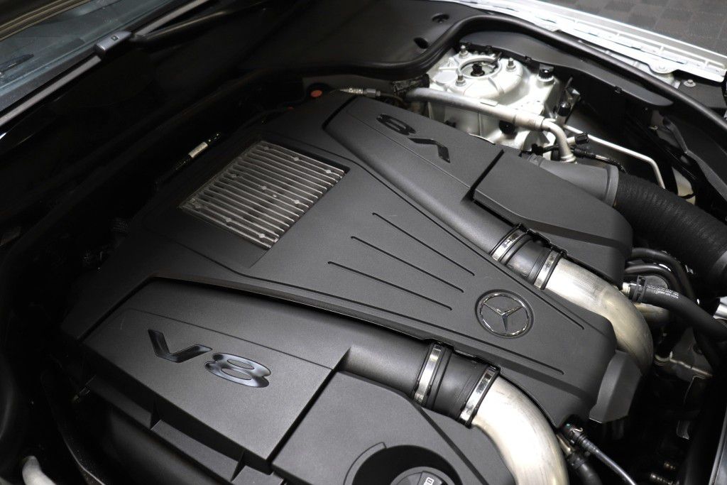 Photo 89 of this MERCEDES-BENZ SL550