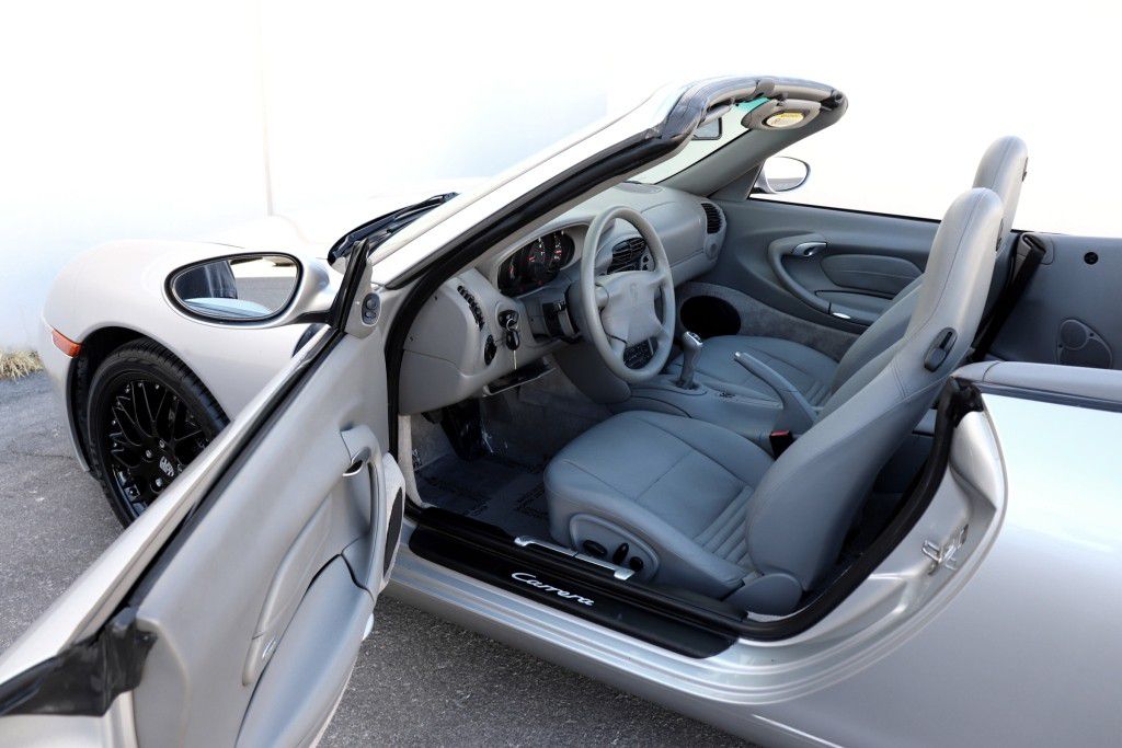 Photo 2 of this PORSCHE 911 CARRERA 2
