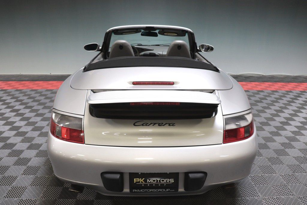 Photo 9 of this PORSCHE 911 CARRERA 2