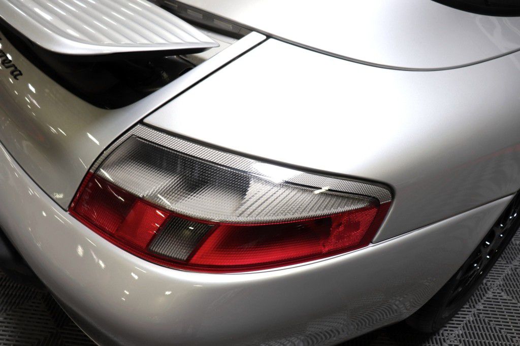 Photo 10 of this PORSCHE 911 CARRERA 2