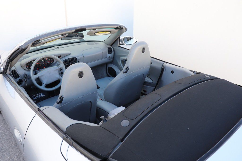 Photo 17 of this PORSCHE 911 CARRERA 2