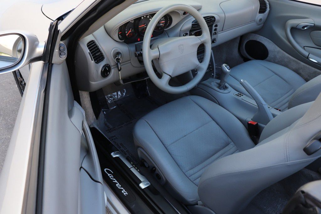 Photo 20 of this PORSCHE 911 CARRERA 2