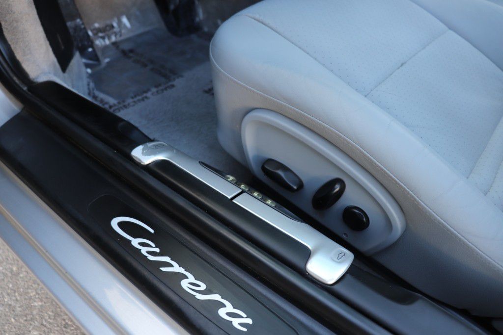 Photo 21 of this PORSCHE 911 CARRERA 2