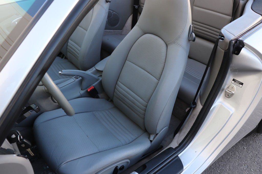 Photo 23 of this PORSCHE 911 CARRERA 2
