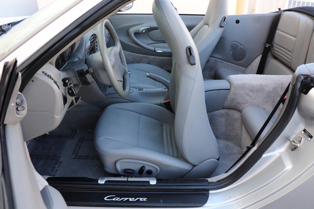 Photo 24 of this PORSCHE 911 CARRERA 2