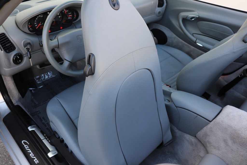 Photo 25 of this PORSCHE 911 CARRERA 2