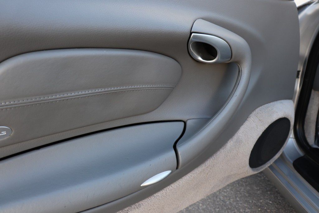 Photo 39 of this PORSCHE 911 CARRERA 2