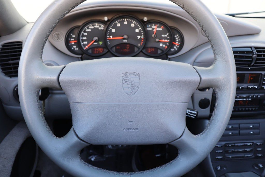 Photo 42 of this PORSCHE 911 CARRERA 2