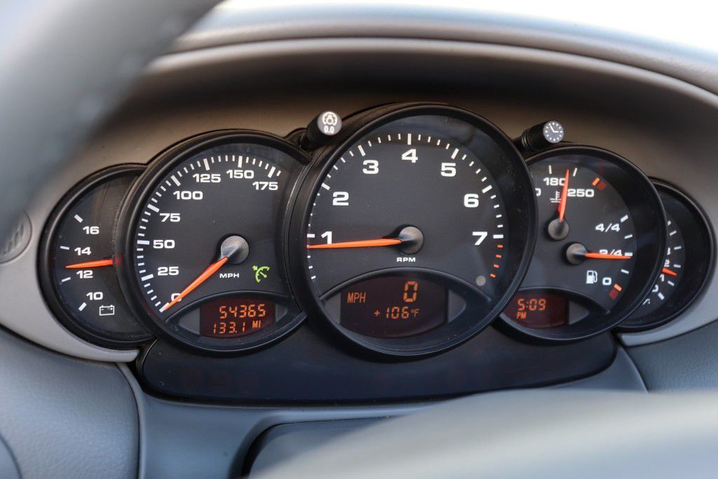 Photo 43 of this PORSCHE 911 CARRERA 2