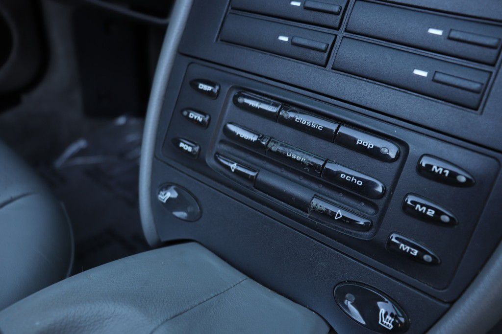 Photo 52 of this PORSCHE 911 CARRERA 2