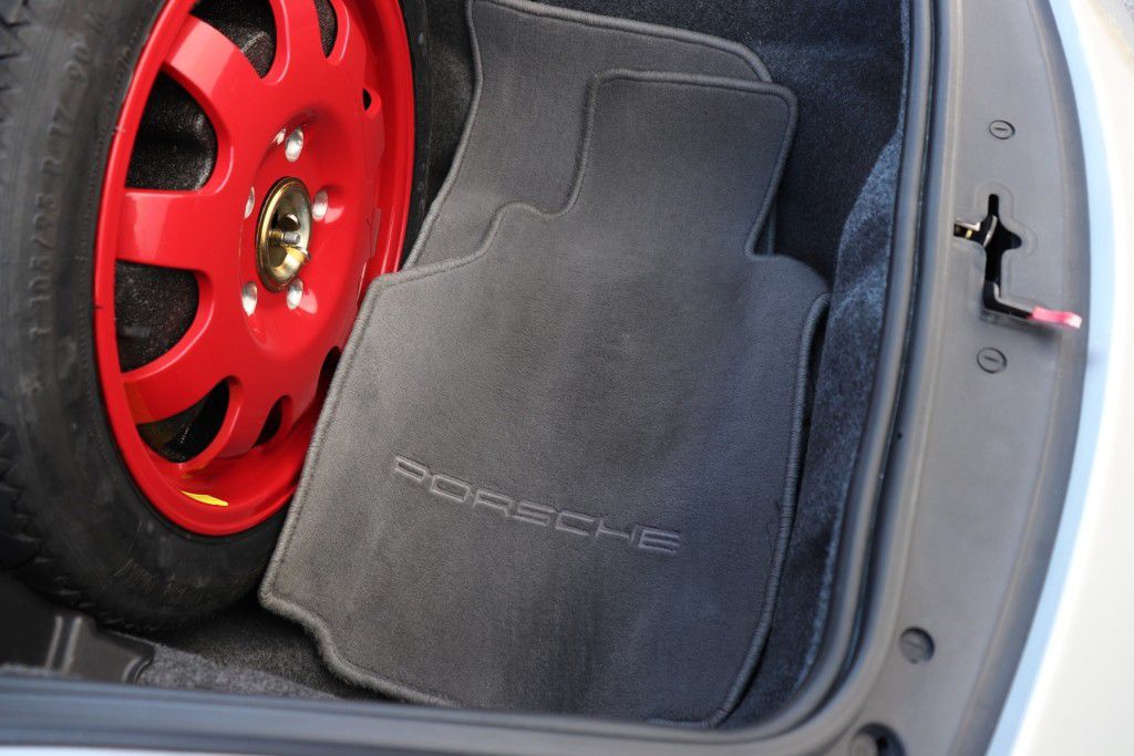 Photo 80 of this PORSCHE 911 CARRERA 2