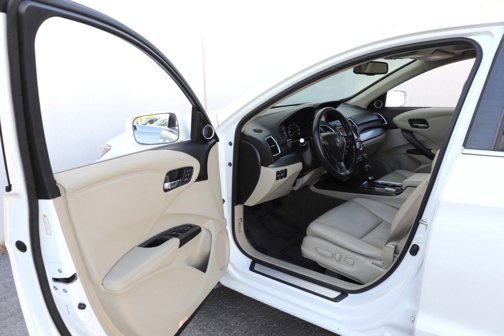 Photo 2 of this ACURA RDX TECHNOLOGY
