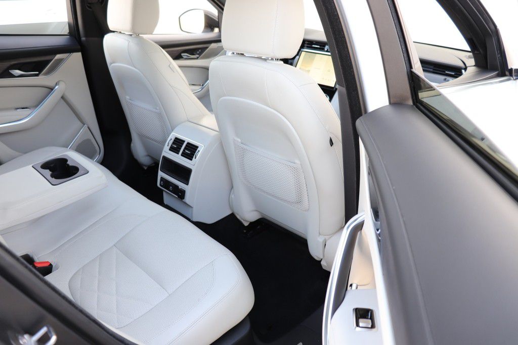Photo 27 of this JAGUAR F-PACE S