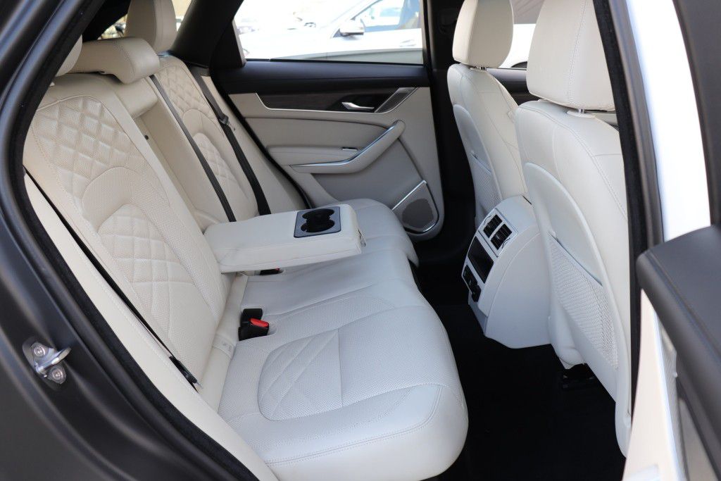 Photo 28 of this JAGUAR F-PACE S