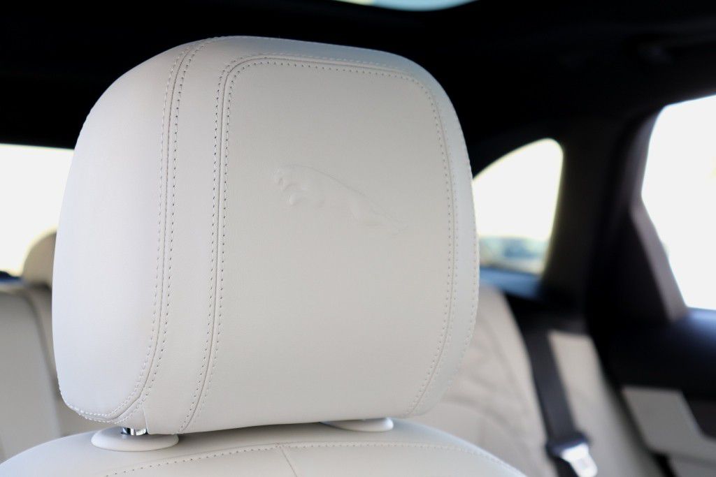 Photo 64 of this JAGUAR F-PACE S