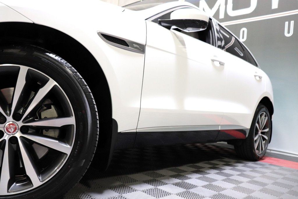 Photo 73 of this JAGUAR F-PACE S