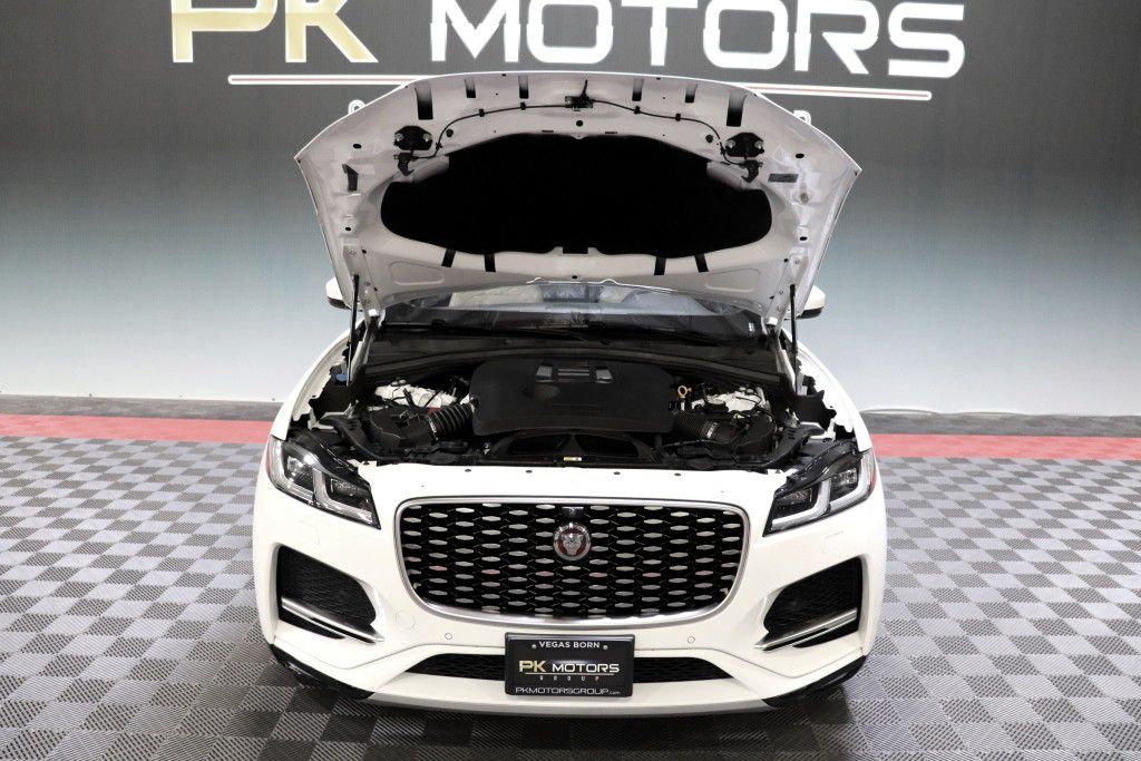 Photo 81 of this JAGUAR F-PACE S