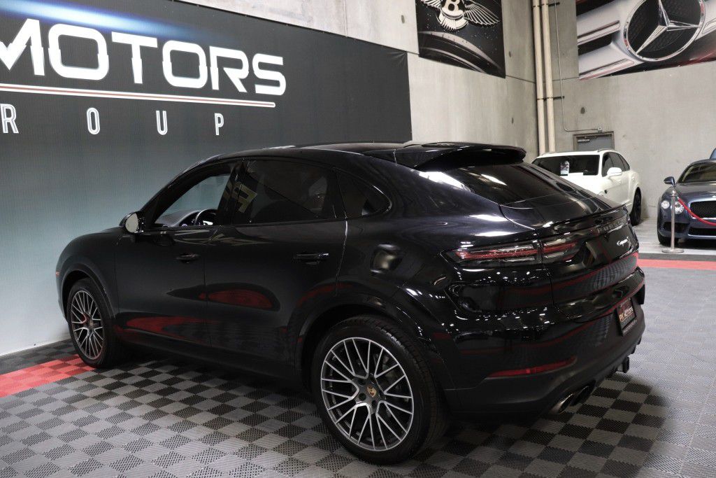 Photo 4 of this PORSCHE CAYENNE S COUPE