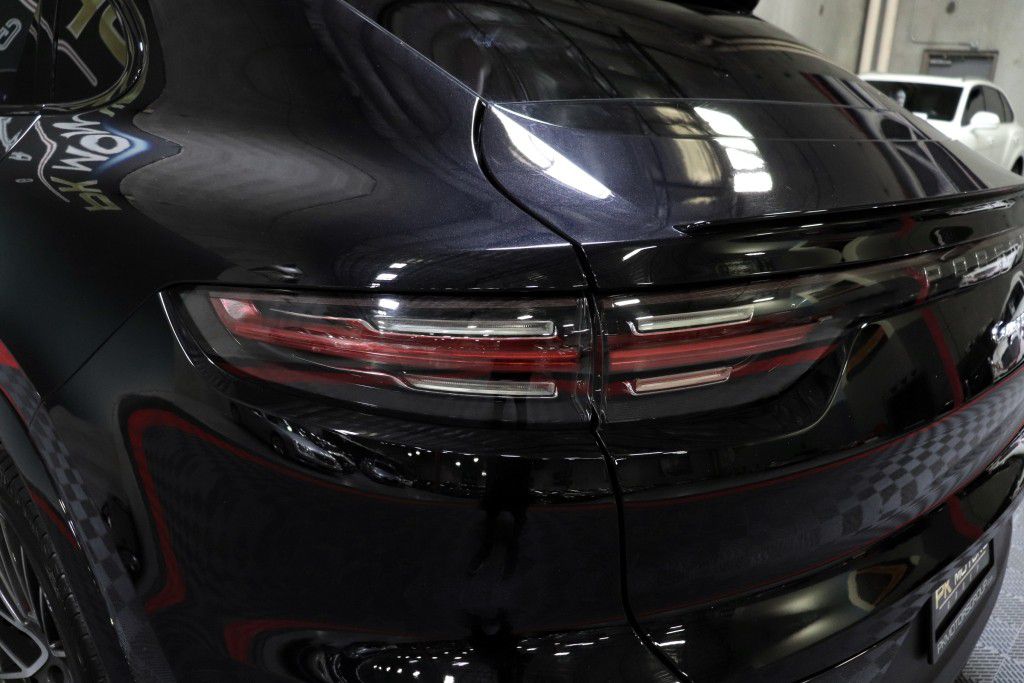 Photo 5 of this PORSCHE CAYENNE S COUPE